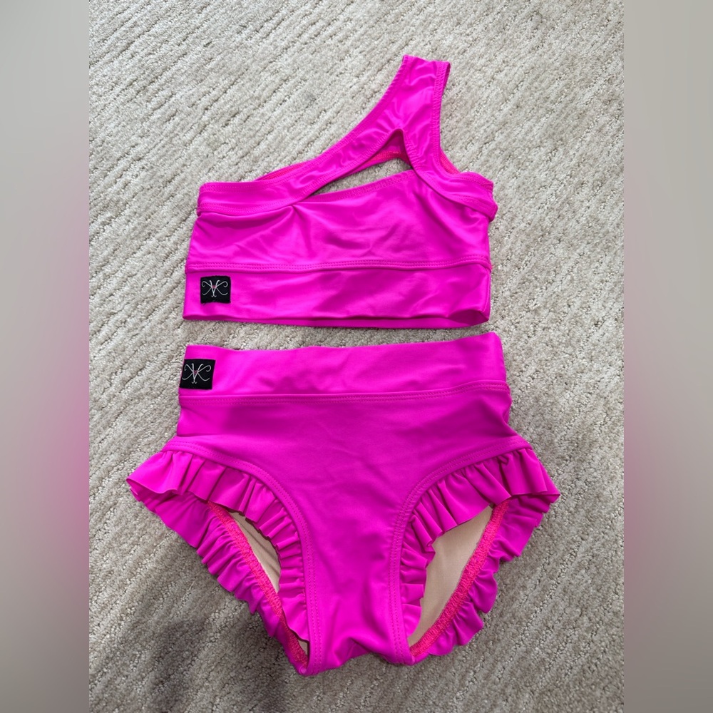 Kandi Kouture hot pink set CM